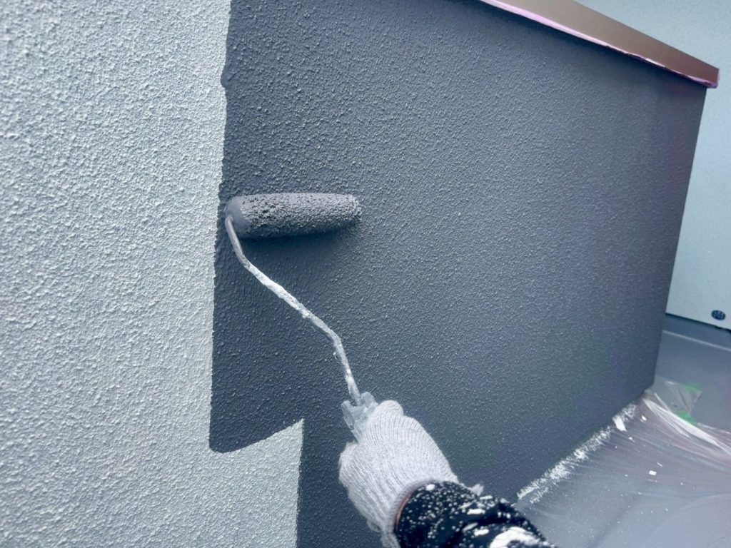 中塗り作業中