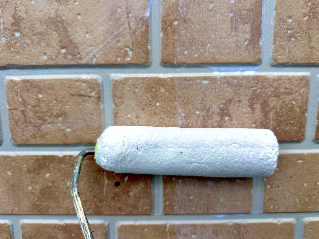 外壁サイディング面の下塗り