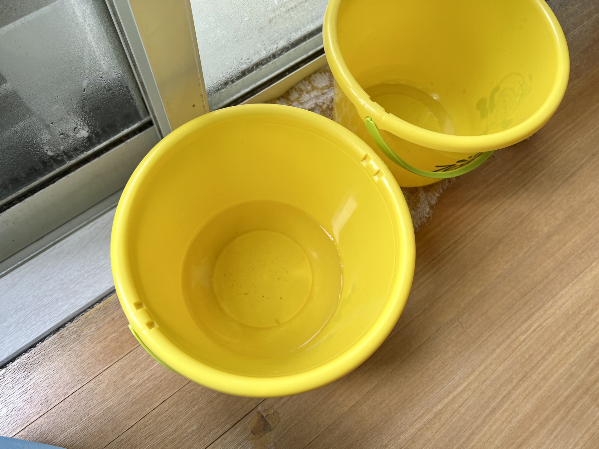 室内で発生した雨漏りの応急処置完全ガイド