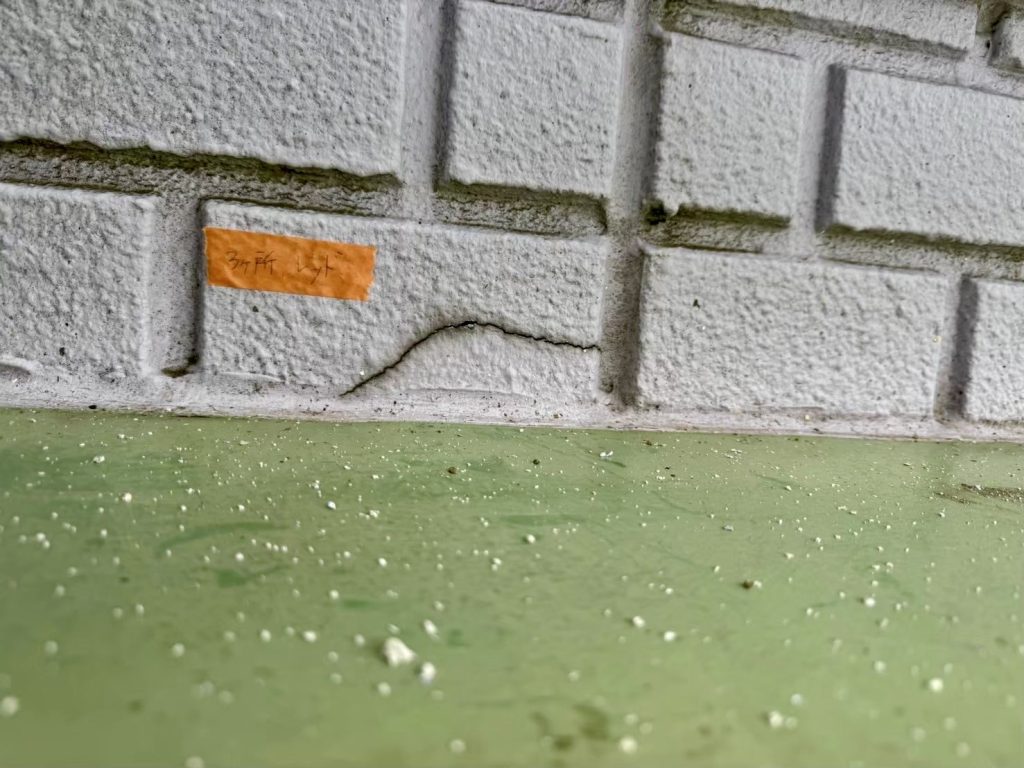 外壁クラック部分