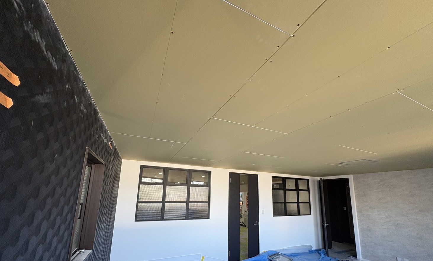 2025/12/1　東京都町田市S造ビル③｜天井ボード貼り