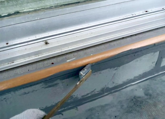 バルコニー下地補修(シーリング)