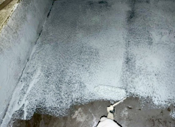 バルコニー防水(中塗り1回目)