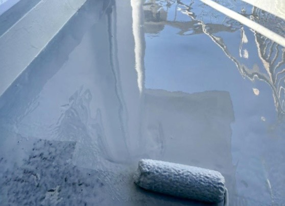 バルコニー防水(中塗り2回目)