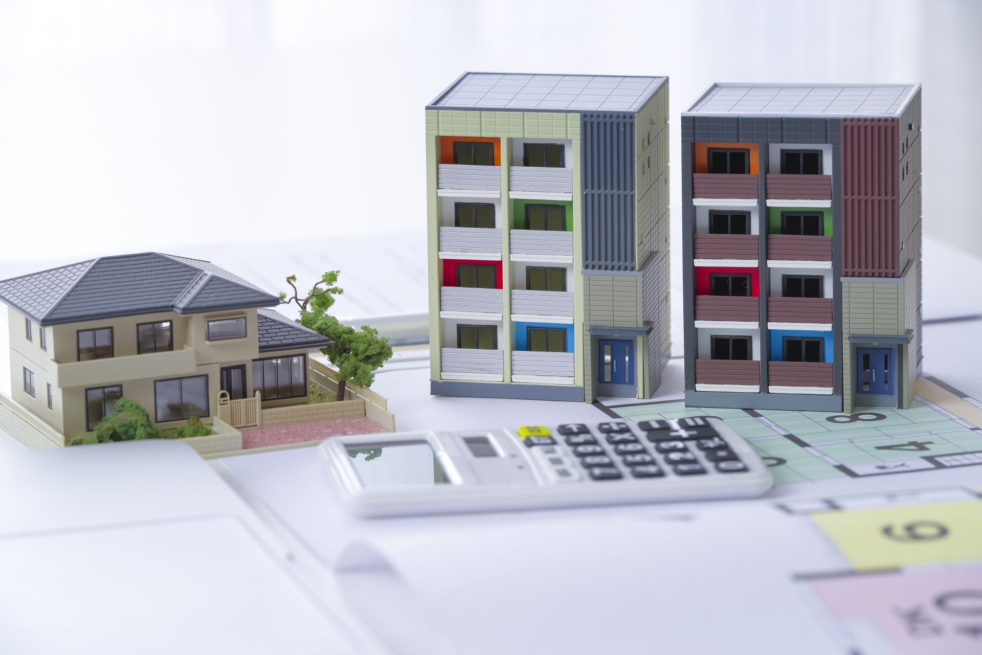 <strong>雨漏りが資産価値に与える影響とは？修繕・対策で家の価値を守る方法</strong>