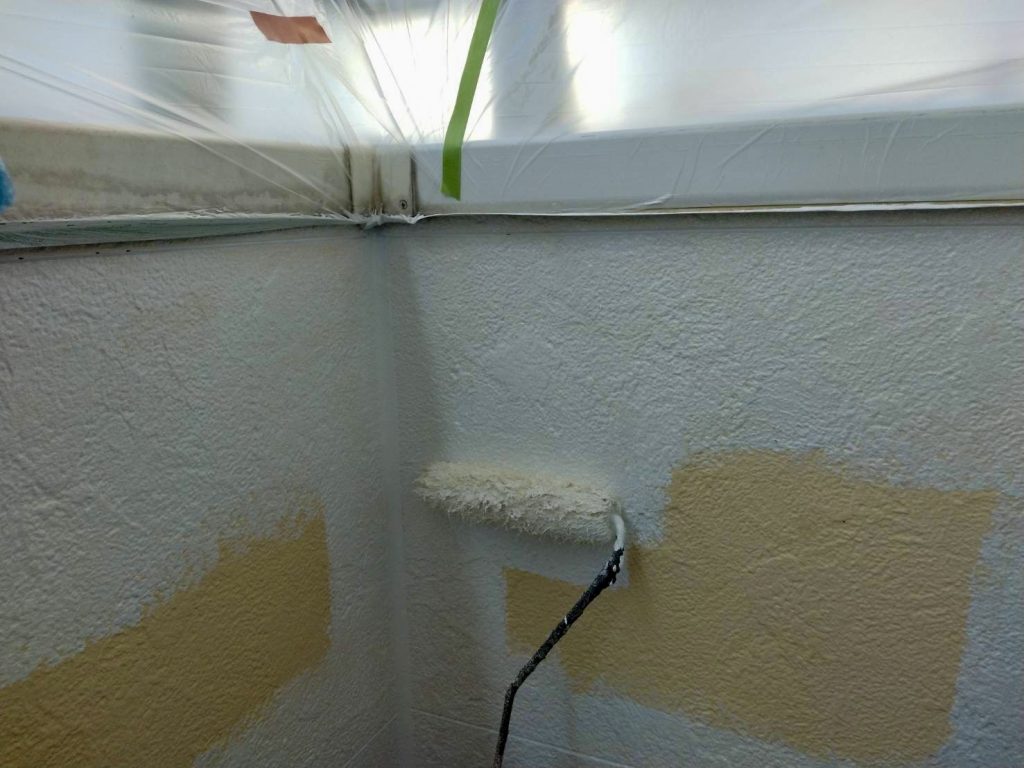 外壁下塗り作業