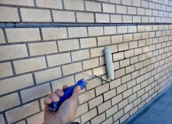 セブンＳシーラー(下塗り材)を塗布