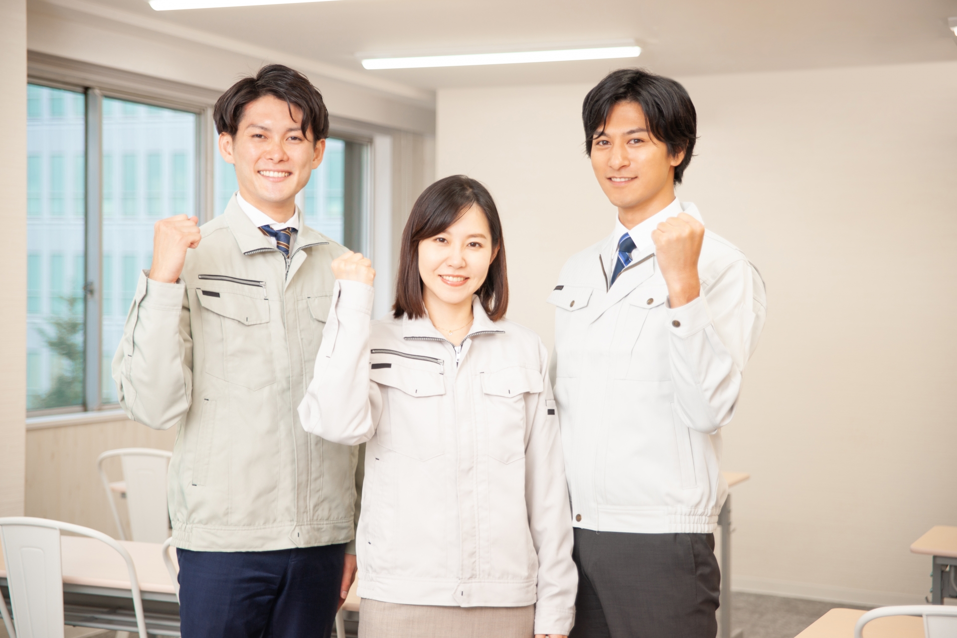 <strong>棟板金の浮きは雨漏りの前兆？原因と修理費用・悪質業者対策を解説</strong>